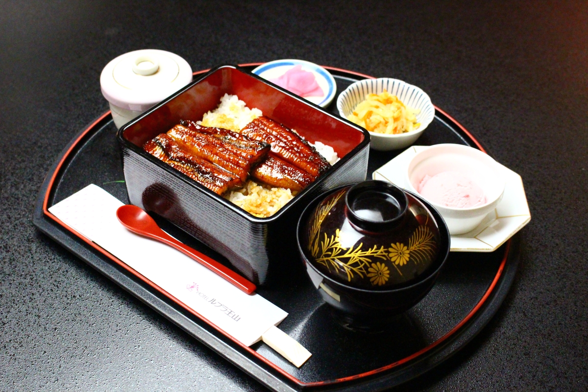 ホテルルブラ王山内　割烹　ちぐさ